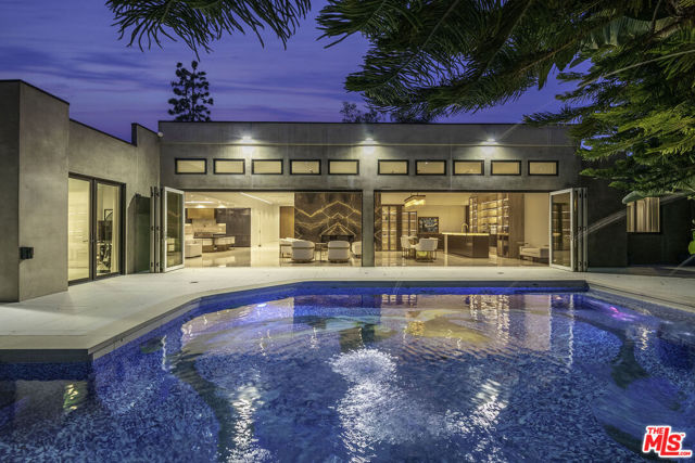 16601 Park Lane Circle, Los Angeles CA: https://media.crmls.org/mediaz/52e9d337-87c2-4568-afa4-4e1c78a7455b.jpg
