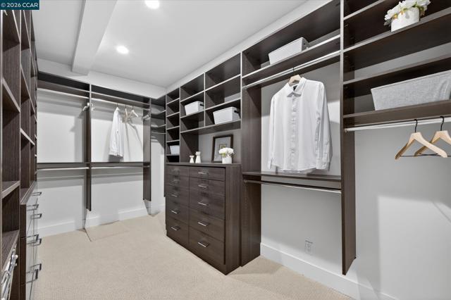 31 Ivy Dr, Orinda CA: https://media.crmls.org/mediaz/52e9dc44-fa74-44df-93cb-b9a2a99eed59.jpg