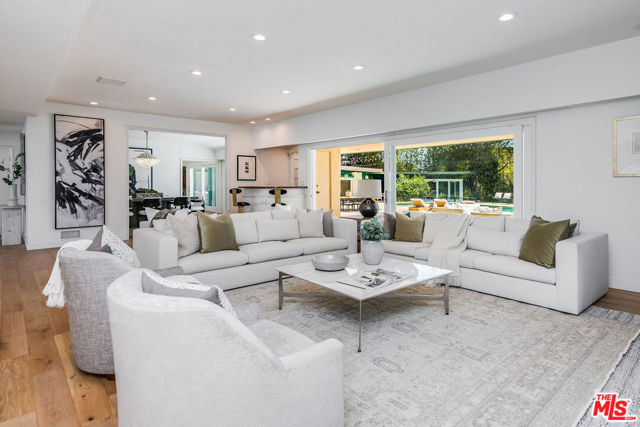 1177 Loma Linda Drive, Beverly Hills CA: https://media.crmls.org/mediaz/52ea0f2c-9c5d-40ae-80e8-3258599bf9e9.jpg