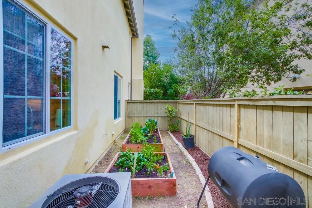 MLS #250025773SD img 40