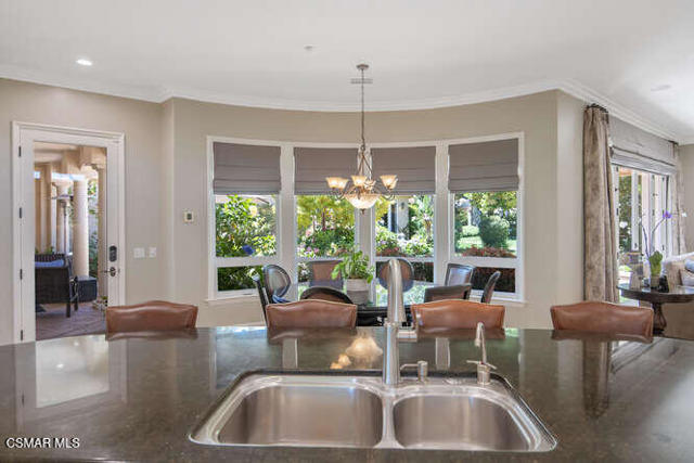 421 Whitegate Road, Thousand Oaks CA: https://media.crmls.org/mediaz/52eacb0f-8b7c-44b0-8d19-de6cf9a5b9ab.jpg