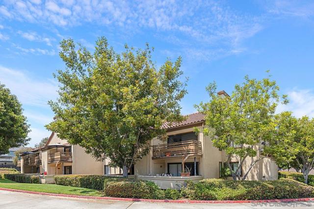 9899 Scripps Westview Way, San Diego CA: https://media.crmls.org/mediaz/52eaf7a7-f13e-416f-98aa-0037c4969be3.jpg