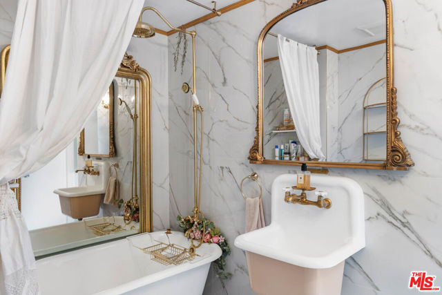 19544 Bowers Drive, Topanga CA: https://media.crmls.org/mediaz/52ebddbd-ed84-456e-a230-b5e585895819.jpg