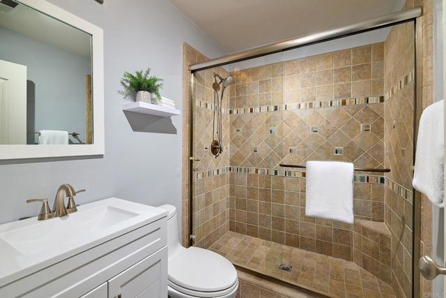 Detail Gallery Image 18 of 42 For 2266 Aventurine Place, Carlsbad,  CA 92009 - 4 Beds | 4 Baths