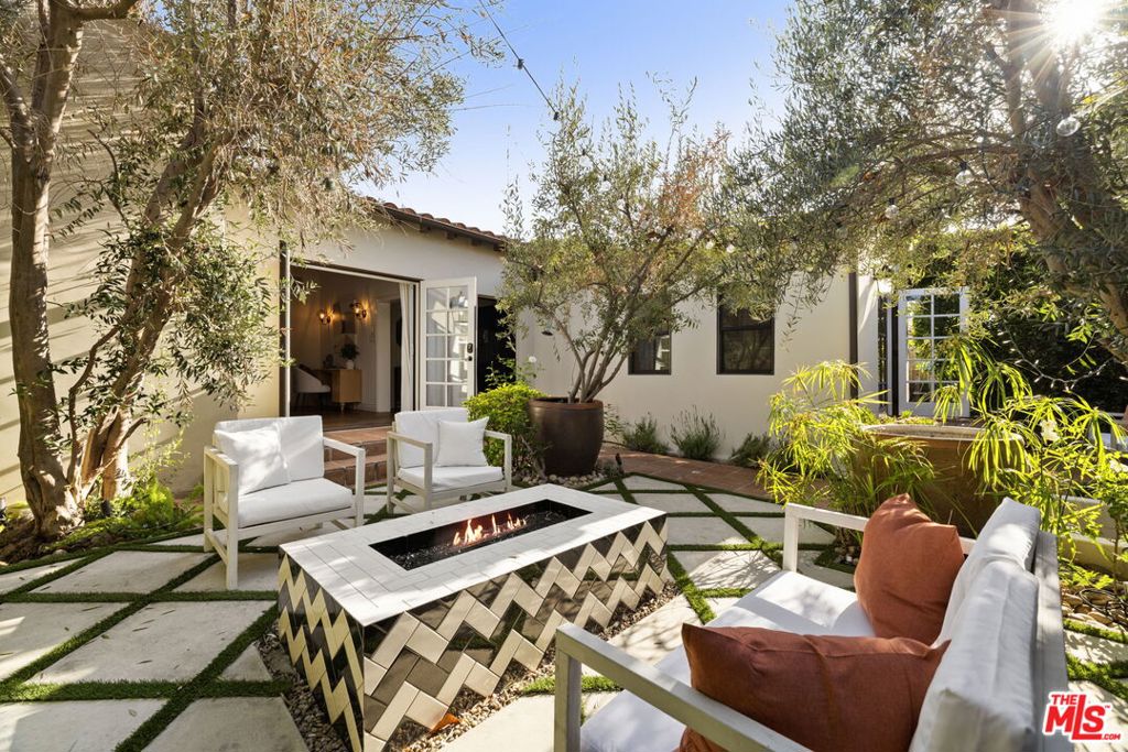 7416 Rosewood Avenue