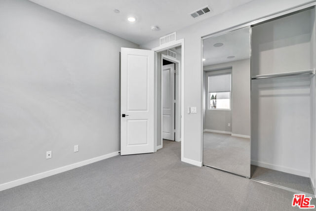 515 Daniel Freeman Circle, Inglewood CA: https://media.crmls.org/mediaz/52ec7f99-b451-493d-945e-92f19036c3ac.jpg