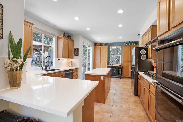 Detail Gallery Image 15 of 44 For 2217 Corte San Simeon, Chula Vista,  CA 91914 - 4 Beds | 3 Baths