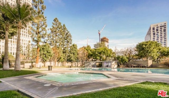 800 W 1st Street, Los Angeles CA: https://media.crmls.org/mediaz/52ec9cc4-8089-4fa5-8526-c0349e7e145f.jpg