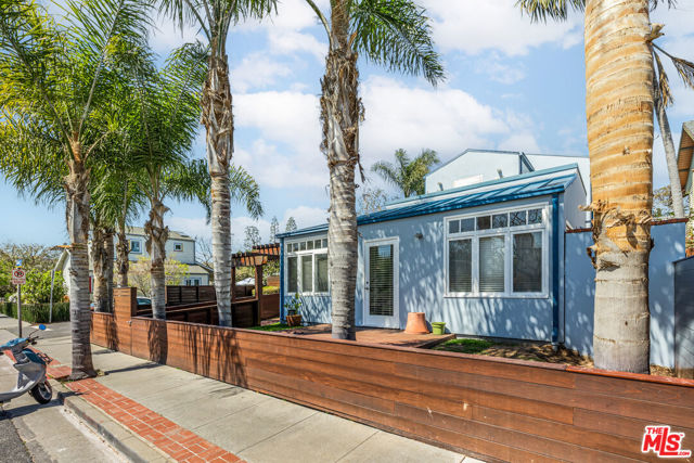 653 Marine Street photo 3