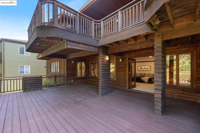 6890 Charing Cross Road, Berkeley CA: https://media.crmls.org/mediaz/52ed1394-2479-4bab-8f7d-945f51add657.jpg