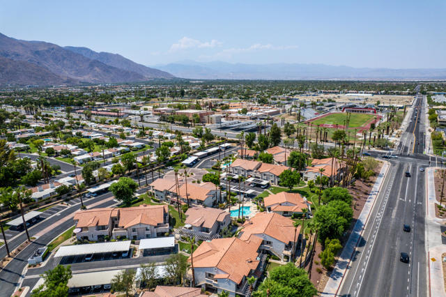 505 S Farrell Drive, Palm Springs CA: https://media.crmls.org/mediaz/52ed1788-9034-4efc-af4f-143508431553.jpg
