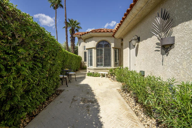 105 Brandigo Circle, Palm Desert, CA 92211