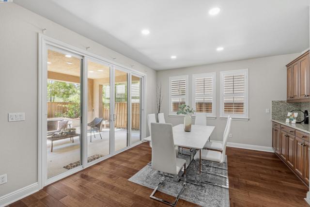 7818 Kennard Ln, San Ramon CA: https://media.crmls.org/mediaz/52edbc7e-87f9-4569-8be7-43500daf88bd.jpg