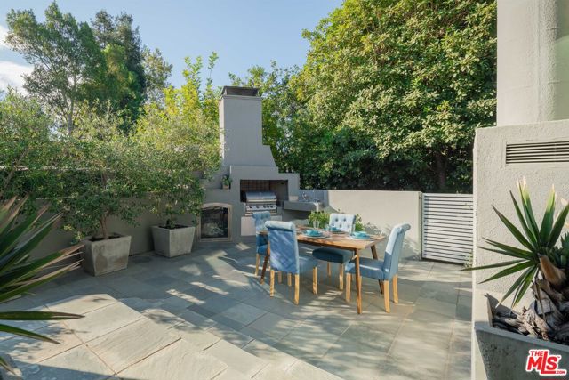 7640 Woodrow Wilson Drive, Los Angeles CA: https://media.crmls.org/mediaz/52eee781-cca5-4395-9f00-08373c149888.jpg