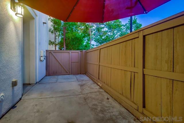 1715 Rolling Water Dr, Chula Vista CA: https://media.crmls.org/mediaz/52ef30e7-331e-49e3-b852-05c0dff2f9aa.jpg