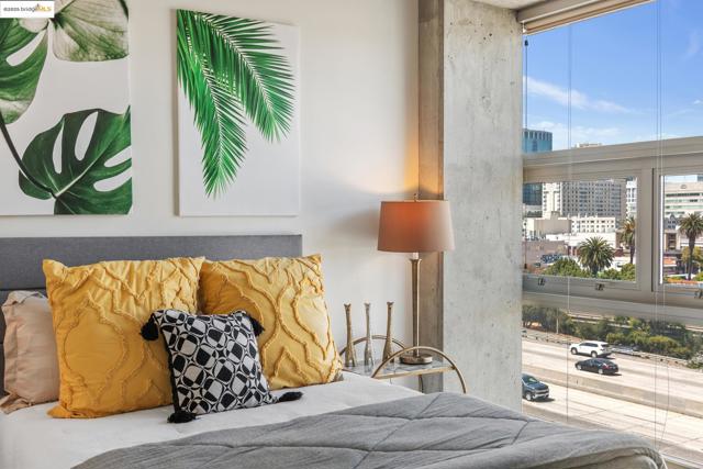 428 Alice St., Oakland CA: https://media.crmls.org/mediaz/52efb257-b3e2-4519-824a-aae7996dc8f9.jpg
