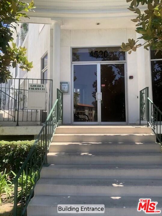 4520 Natick Avenue, Sherman Oaks CA: https://media.crmls.org/mediaz/52efe88c-72f1-47a8-a049-0a529241bc89.jpg