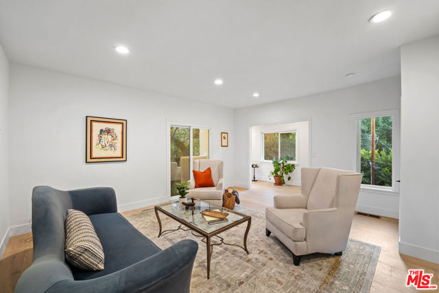 4148 Sunswept Drive, Studio City CA: https://media.crmls.org/mediaz/52f011b0-b4bb-4c74-b1d8-423a28ff429d.jpg