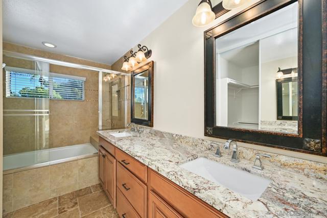 2198 Redwood Crst, Vista CA: https://media.crmls.org/mediaz/52f0496f-ffe3-49f3-998b-1f5f3f026bc2.jpg