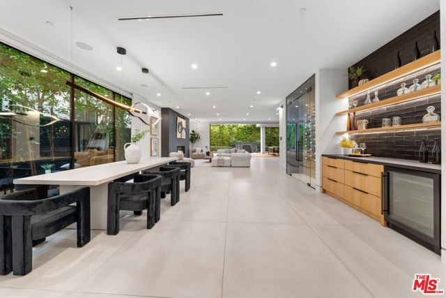 842 N Orange Grove Avenue, Los Angeles CA: https://media.crmls.org/mediaz/52f15f8f-5284-4a6f-a272-6503d3696919.jpg