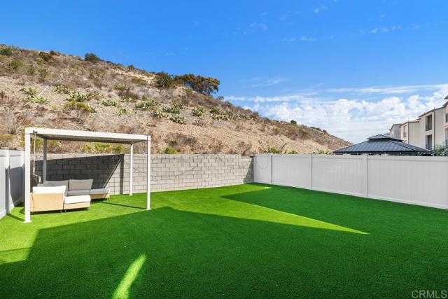 8177 Rose Quartz Circle, San Diego CA: https://media.crmls.org/mediaz/52f18fbc-3114-405e-8ca2-402fa02a3509.jpg