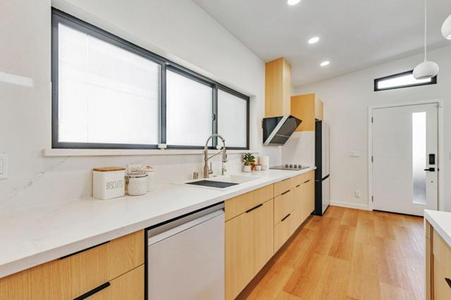 271 Woodhams Road, Santa Clara CA: https://media.crmls.org/mediaz/52f1e479-aa42-458c-958c-625419f3b00e.jpg