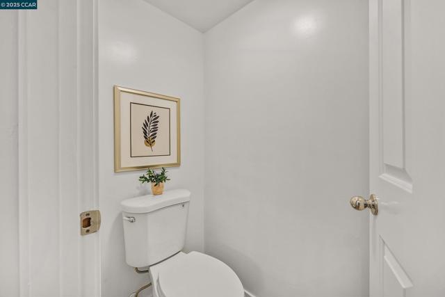 422 Sutton Cir, Danville CA: https://media.crmls.org/mediaz/52f287e6-63b7-406c-8e99-c6576fe2ec09.jpg