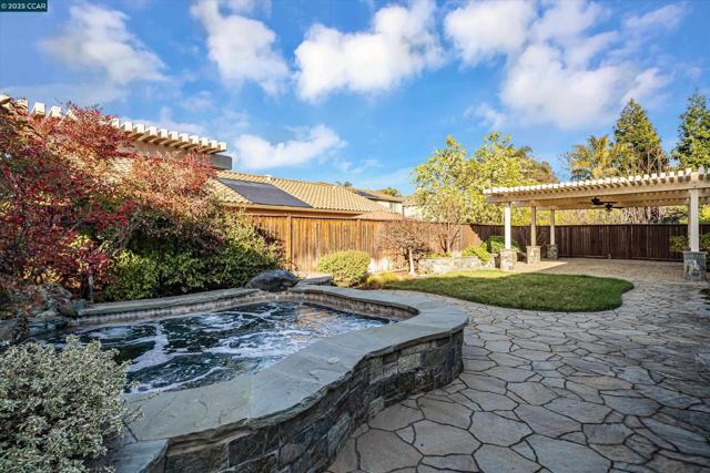 6432 Laurel Creek Pl, Livermore CA: https://media.crmls.org/mediaz/52f32448-1ee9-4027-931f-aa6c3929ed21.jpg