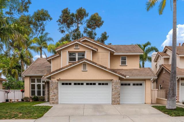982 Hawthorne Court, San Marcos CA: https://media.crmls.org/mediaz/52f36859-75cf-48ca-996b-8739231e904f.jpg