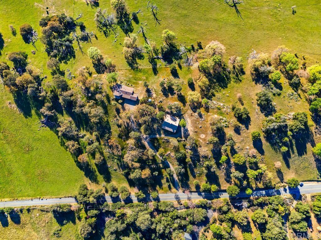 https://media.crmls.org/mediaz/52f39c5d-092d-471a-9699-b166625c5425.jpg?preset=X-Large