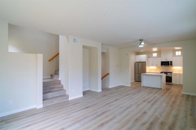 Detail Gallery Image 5 of 34 For 1295 Haglar #1,  Chula Vista,  CA 91913 - 3 Beds | 3/1 Baths