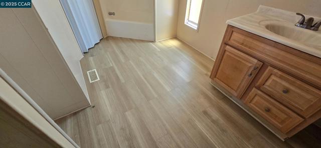 16401 San Pablo Ave, San Pablo CA: https://media.crmls.org/mediaz/52f5be0d-3d53-4b90-bca1-83511fc3059e.jpg