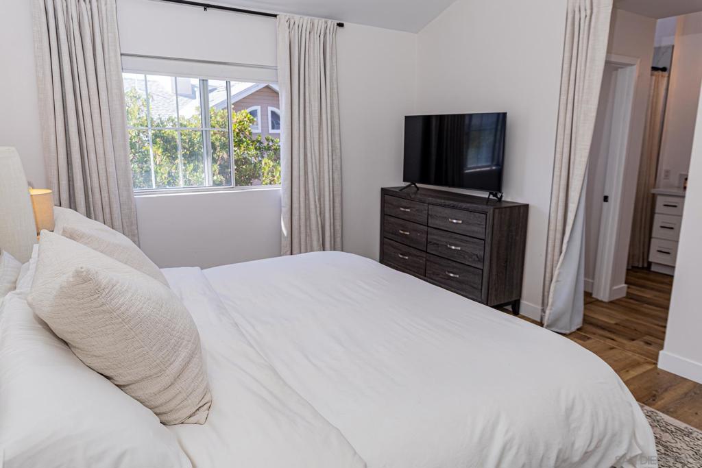 MLS #250043033SD image #23