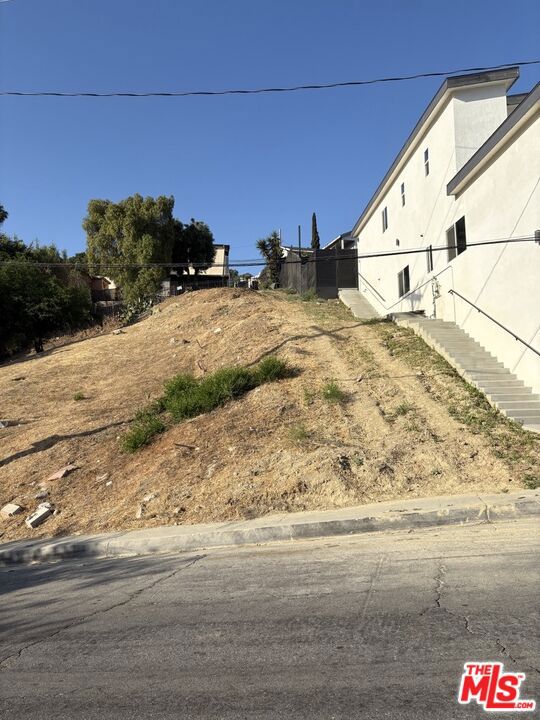 3909 Dobinson Street, Los Angeles CA: https://media.crmls.org/mediaz/52f60037-b179-4014-8da3-bed4bddfee08.jpg