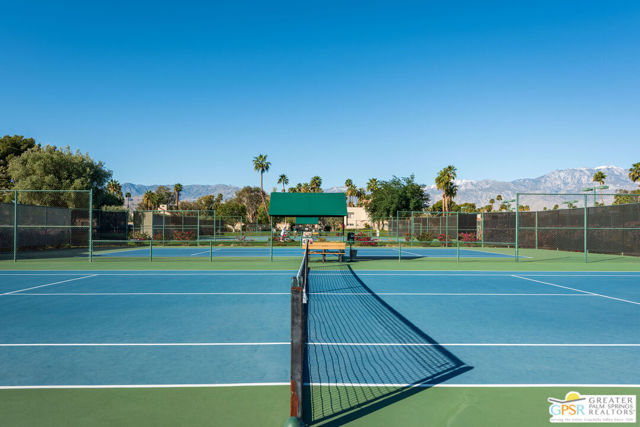 422 Forest Hills Drive, Rancho Mirage CA: https://media.crmls.org/mediaz/52f63399-ce54-4ae2-a7c0-f2373adbbde0.jpg