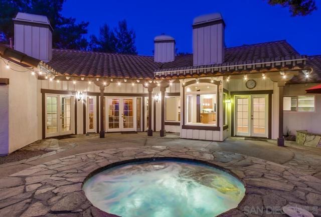 14442 Ranch Trail Drive, El Cajon CA: https://media.crmls.org/mediaz/52f666fa-310a-4490-b0ca-8a2ff4556e6b.jpg