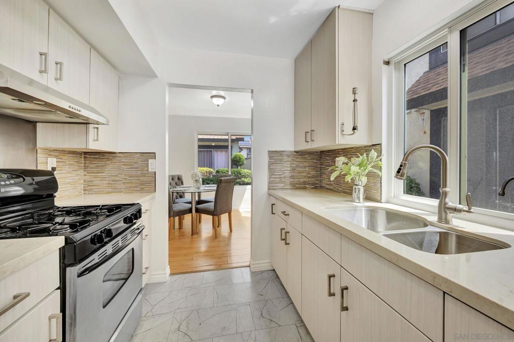 MLS #250034527SD img 10