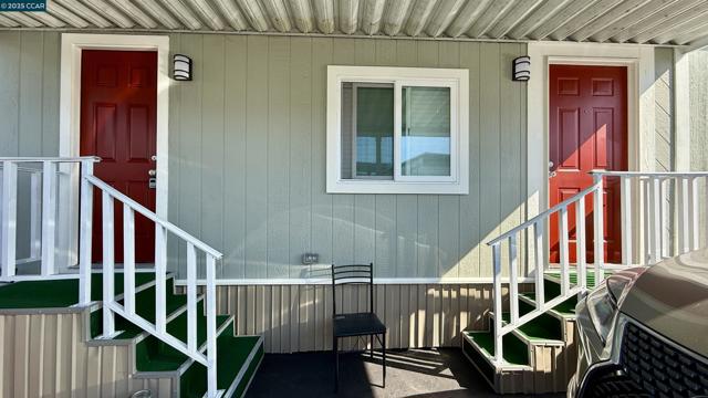 747 Lewelling Blvd, San Leandro CA: https://media.crmls.org/mediaz/52f72f51-cc4b-4694-a63a-d406af06de08.jpg