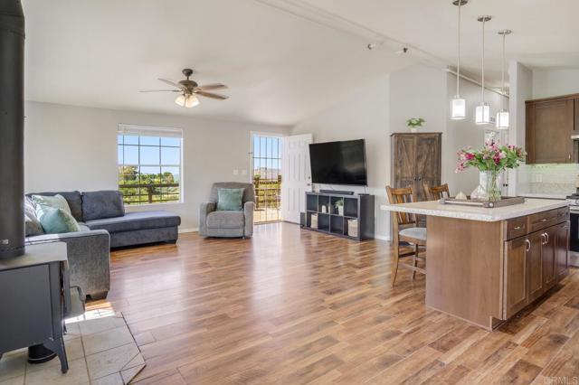 Detail Gallery Image 2 of 36 For 3465 Barrett View, Alpine,  CA 91901 - 2 Beds | 2 Baths