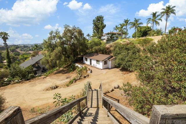 9484 86 La Cuesta Dr, La Mesa CA: https://media.crmls.org/mediaz/52f764b4-06c4-4e39-9be9-81e5072e5d3d.jpg