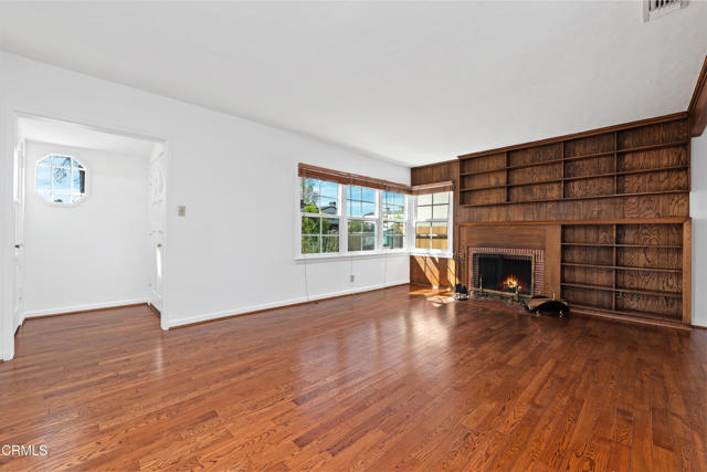 Detail Gallery Image 5 of 35 For 4920 Nagle Ave, Sherman Oaks,  CA 91423 - 3 Beds | 2 Baths