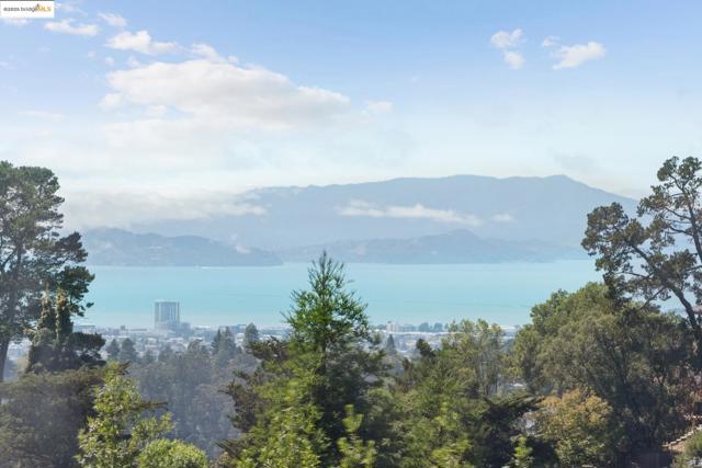 2861 Chelsea Drive, Oakland CA: https://media.crmls.org/mediaz/52f7e394-4e92-440c-b00e-d1aba1d969f8.jpg