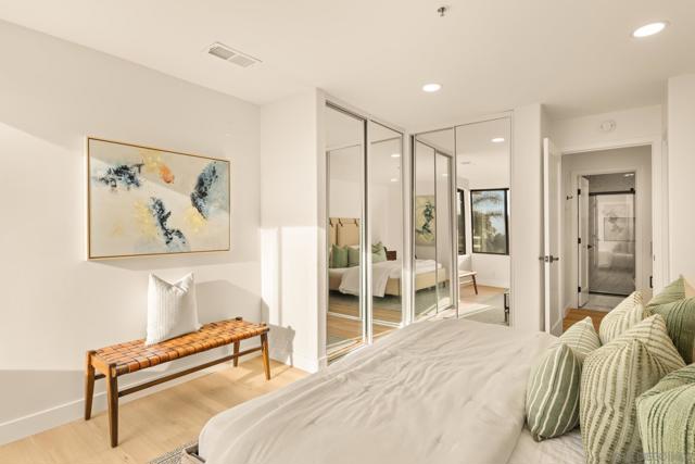 Image 7 of 25 For 5726 La Jolla Blv  206