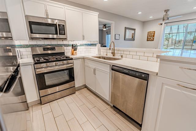 207 Elkwood Ave, Imperial Beach CA: https://media.crmls.org/mediaz/52fa3738-c71b-42ab-84c7-61951398661f.jpg