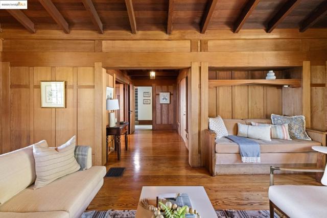 636 Vincente Ave, Berkeley CA: https://media.crmls.org/mediaz/52fa488e-c896-47ae-a0b2-595635247bee.jpg