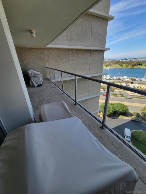 Large balcony to take in the views, hear the waves and take in the cool sea air.