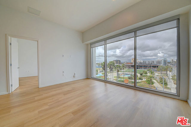 200 W Ocean Boulevard, Long Beach CA: https://media.crmls.org/mediaz/52fb6969-c8aa-484a-ac1b-c1b06a74afc6.jpg