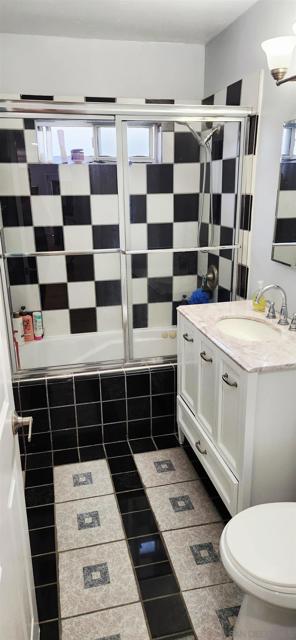 2132 Medford Ave, Escondido CA: https://media.crmls.org/mediaz/52fb7fa9-1b57-4cd5-a276-fcb3ee1a7369.jpg