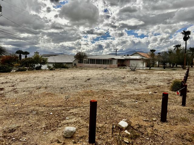 66775 Yucca Drive, Desert Hot Springs CA: https://media.crmls.org/mediaz/52fbb287-7f25-419e-b470-8e5400d6aba8.jpg