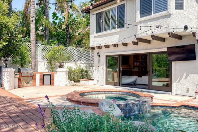 2554 Kirsten Lee Drive, Westlake Village CA: https://media.crmls.org/mediaz/52fbdbe8-cdff-4c8f-b5cc-c8c0da6bc6fa.jpg